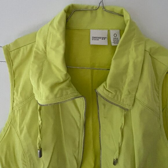 Z'ENERGY Golf by CHICO'S Women’s performance vest Yellowish Green SZ 0 Zip Front - Picture 3 of 8